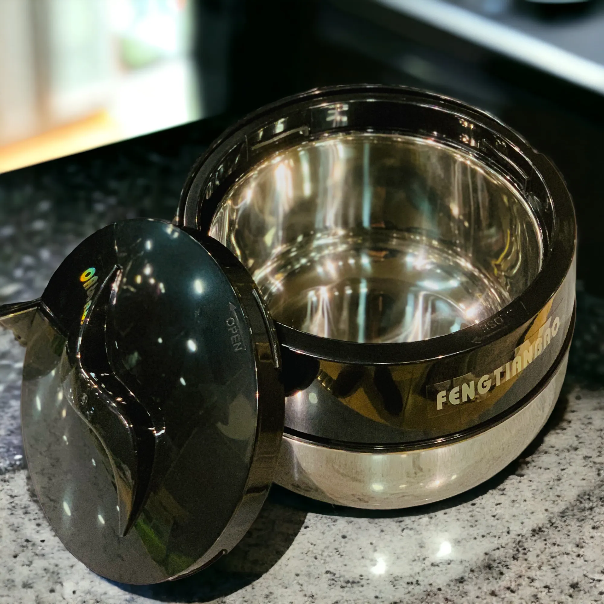 Hot &amp; Cool Stability Hot Pot - Black