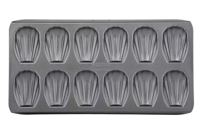 Maxwell & Williams BakerMaker Non-Stick 12 Cup Madeleine Pan - Black