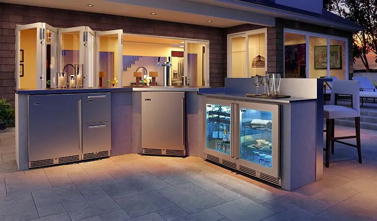 Perlick Signature Series Shallow Depth 18" Depth Outdoor Refrigerator With Stain HH24RO-4-3L